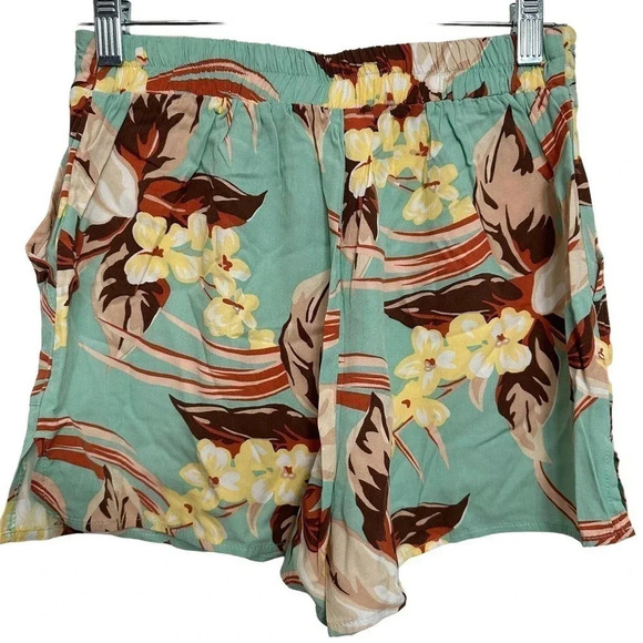 L Space floral print rayon gigh waisted short shorts. Size S/P - Picture 4 of 4